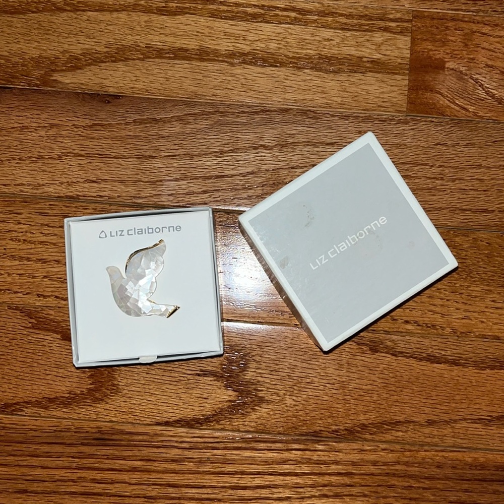 LIZ CLAIBORNE PEN